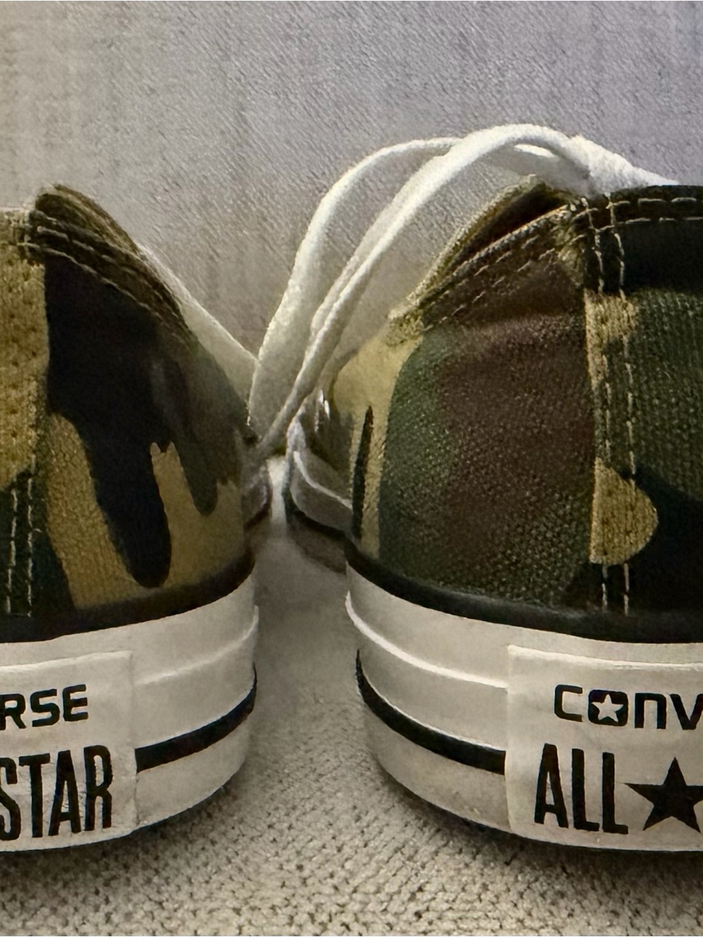Women’s Converse camouflage lace up tennis shoes - Picture 5 of 8